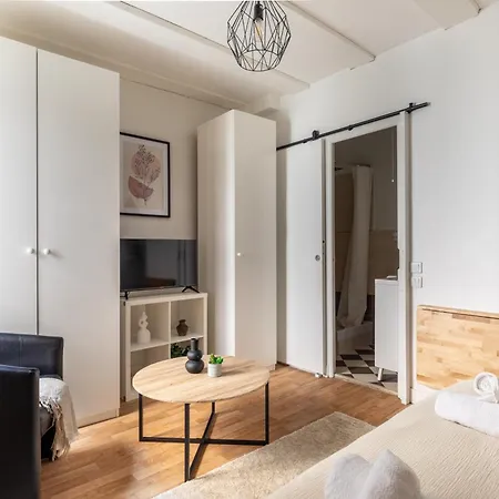Cozy A Grenelle Clamart
